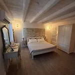 Corte Colli Antichi B&B