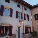 Corte Colli Antichi Bed and Breakfast Sona