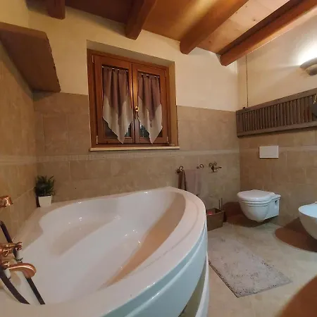 Bed & Breakfast Corte Colli Antichi 3*