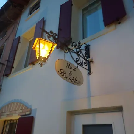 Corte Colli Antichi Bed & Breakfast *