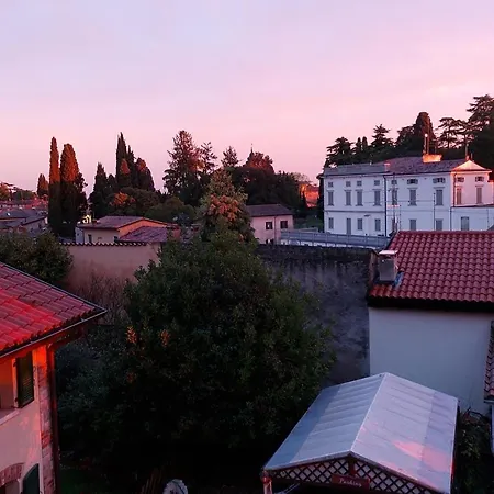 Corte Colli Antichi Bed & Breakfast 3*