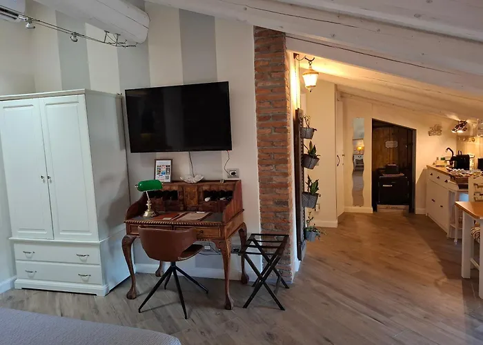 Bed & Breakfast Corte Colli Antichi 4*